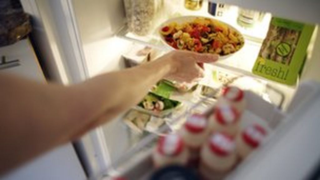 People 'taking more food risks' BBC News