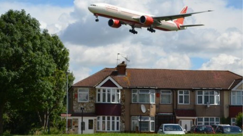 Heathrow's Myrtle Avenue A plane spotter's paradise BBC News