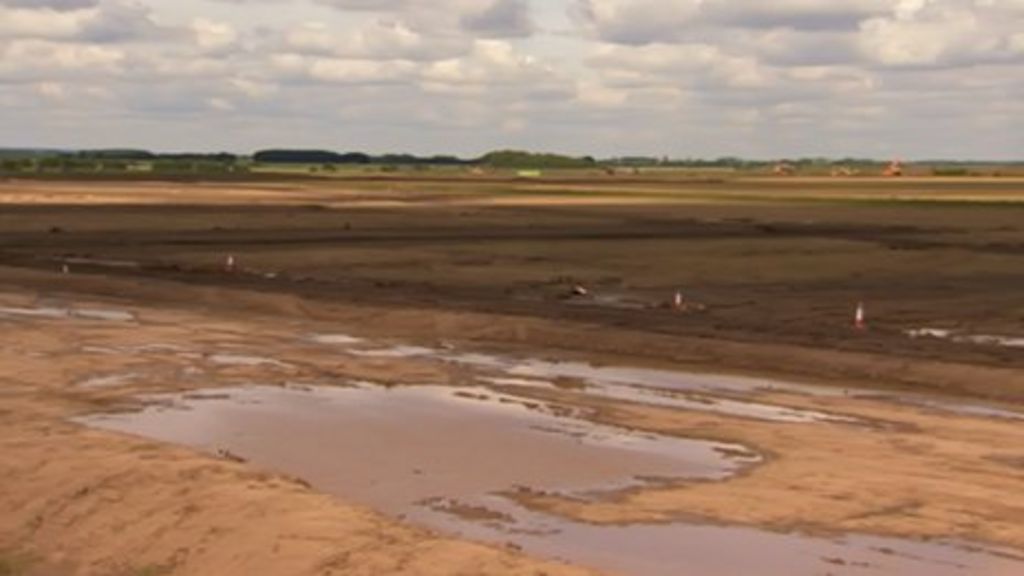 Donna Nook wetland flooding work begins - BBC News