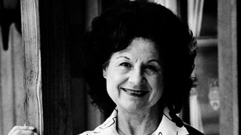 Country singer Kitty Wells dies at 92 BBC News