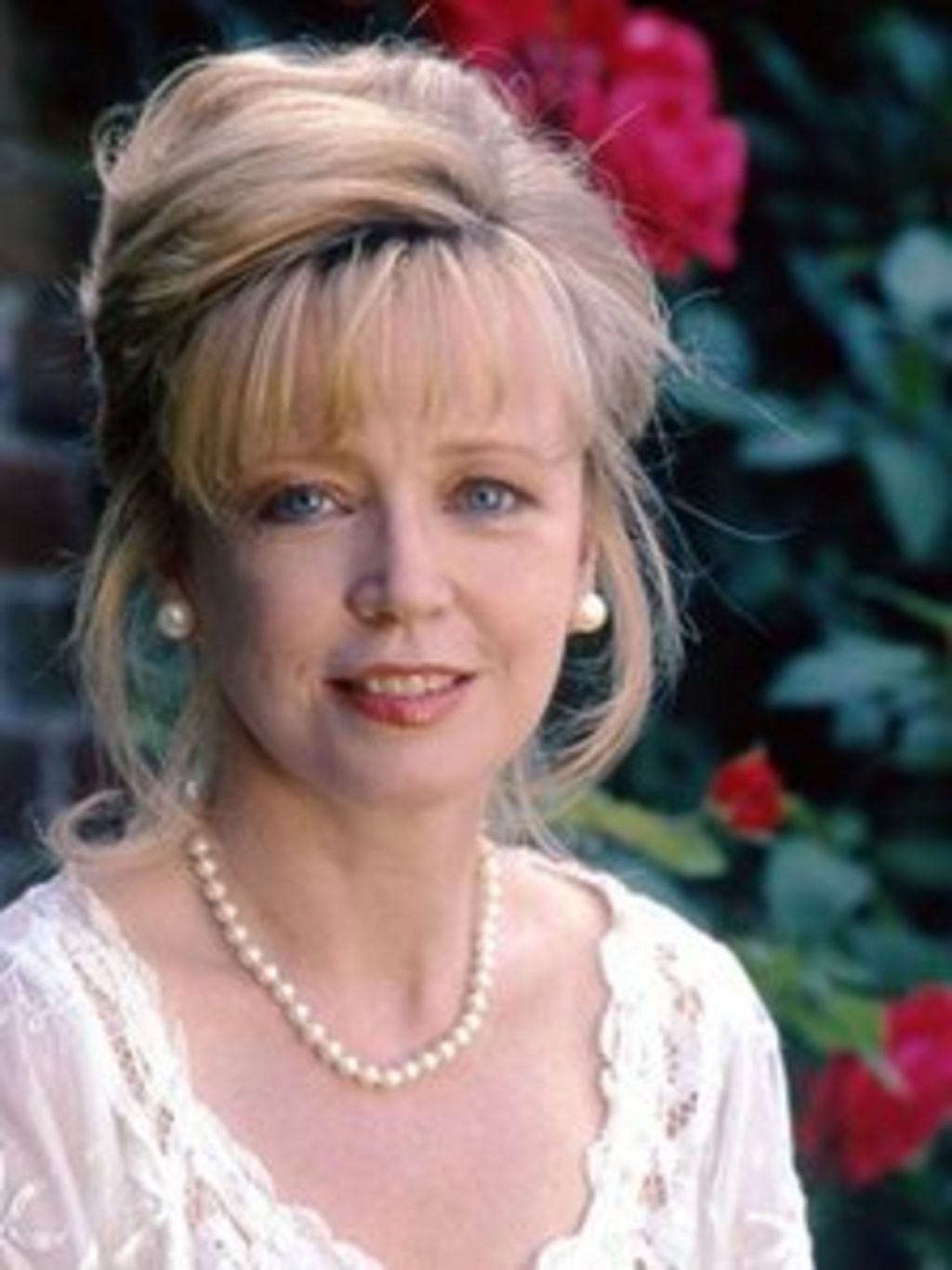 Poldark Actress Angharad Rees Dies From Cancer Bbc News 