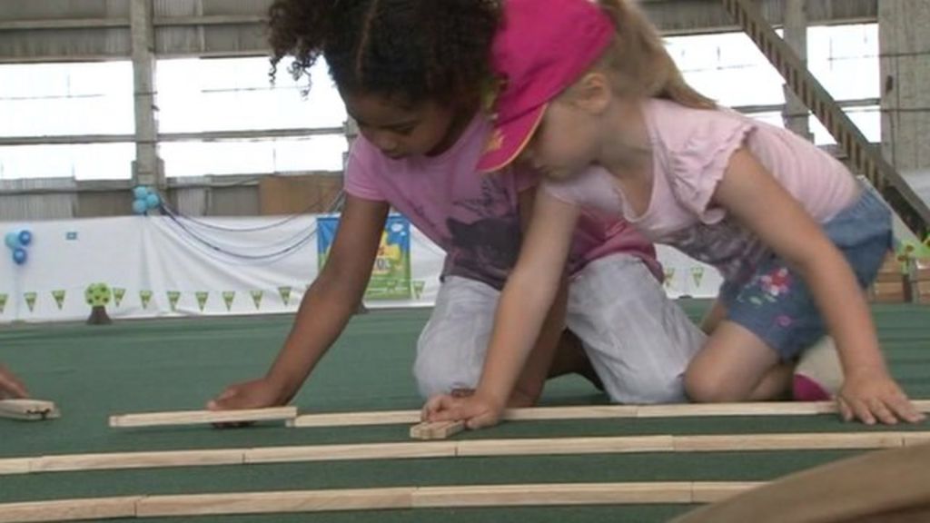 longest toy train track