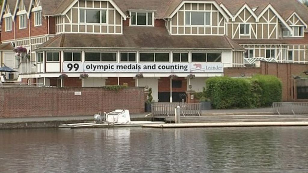 Leander rowing club in Henley hopes for 100th medal - BBC News