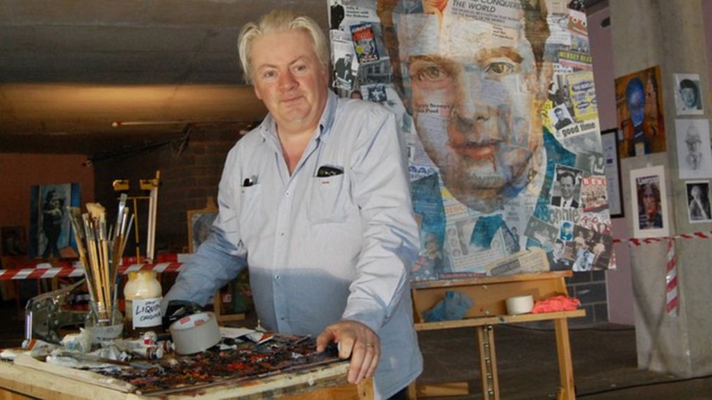 Artist Anthony Brown paints Liverpool waterfront - BBC News