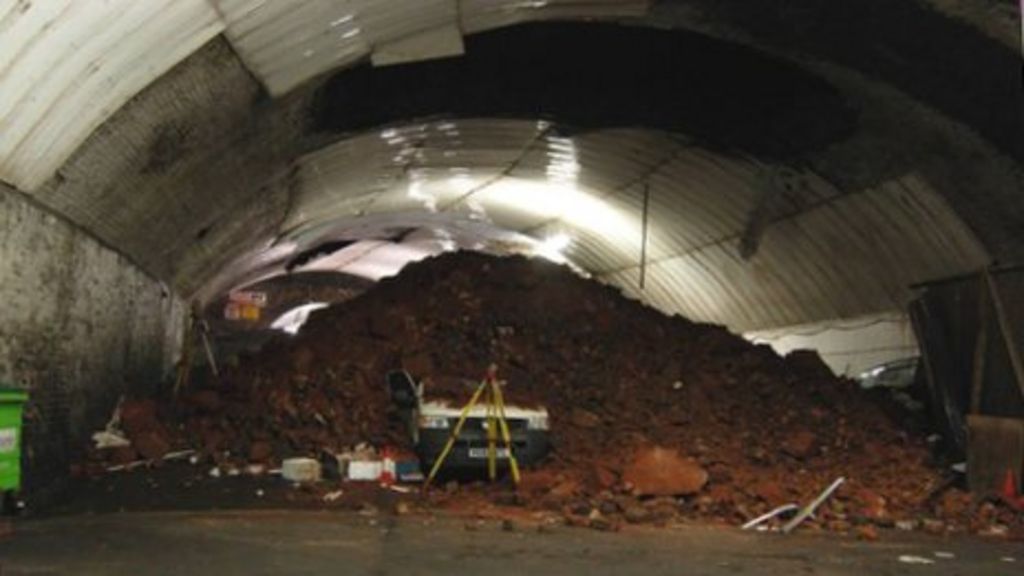 Dingle tunnel collapse families anger at repair costs - BBC News