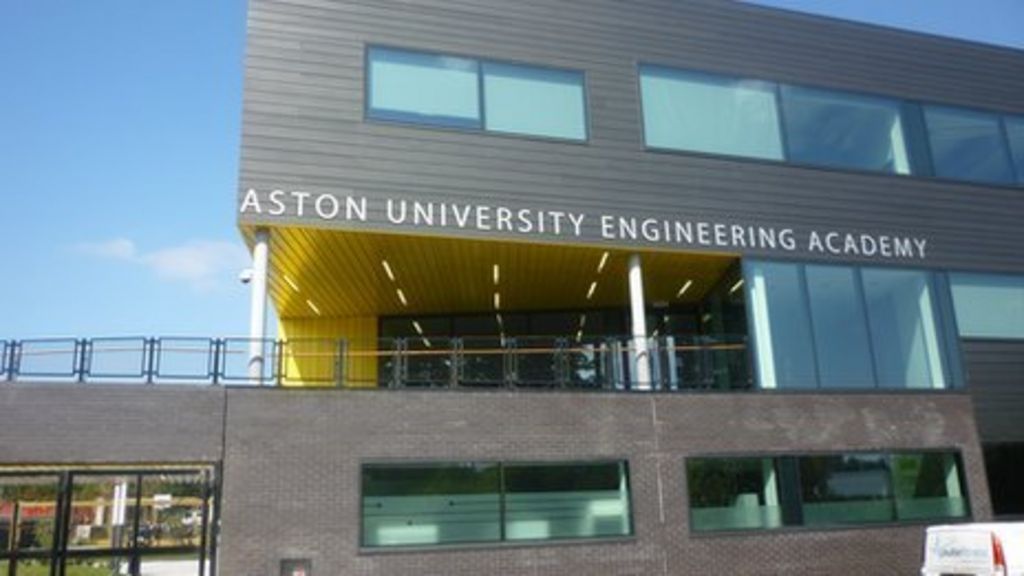Aston University's academy: The school where pupils wear suits - BBC News