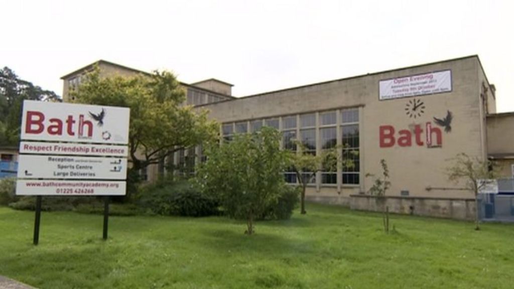 Bath parents celebrate new Bath Community Academy opening - BBC News