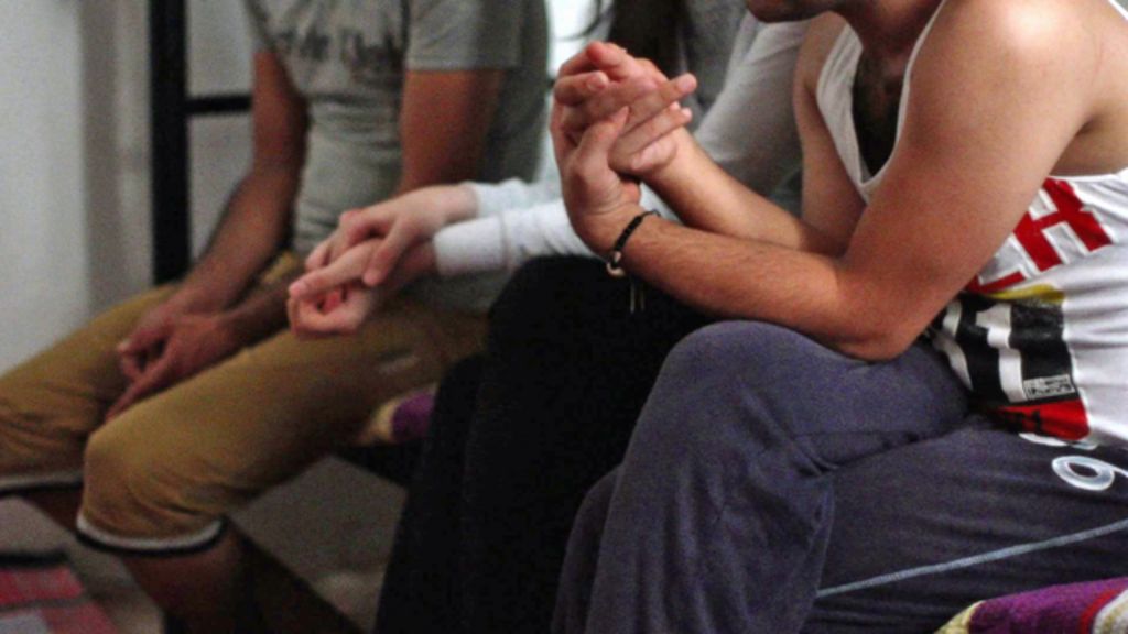 Baghdad's persecuted gays have nowhere to hide - BBC News