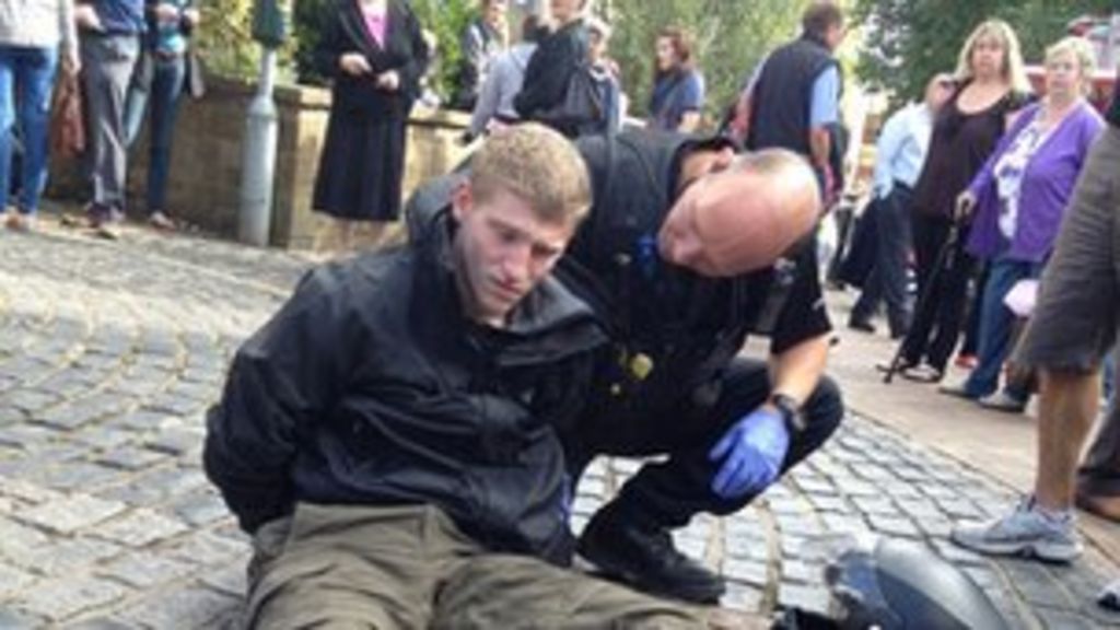 Banbury jewellery robber caught by public admits guilt BBC News