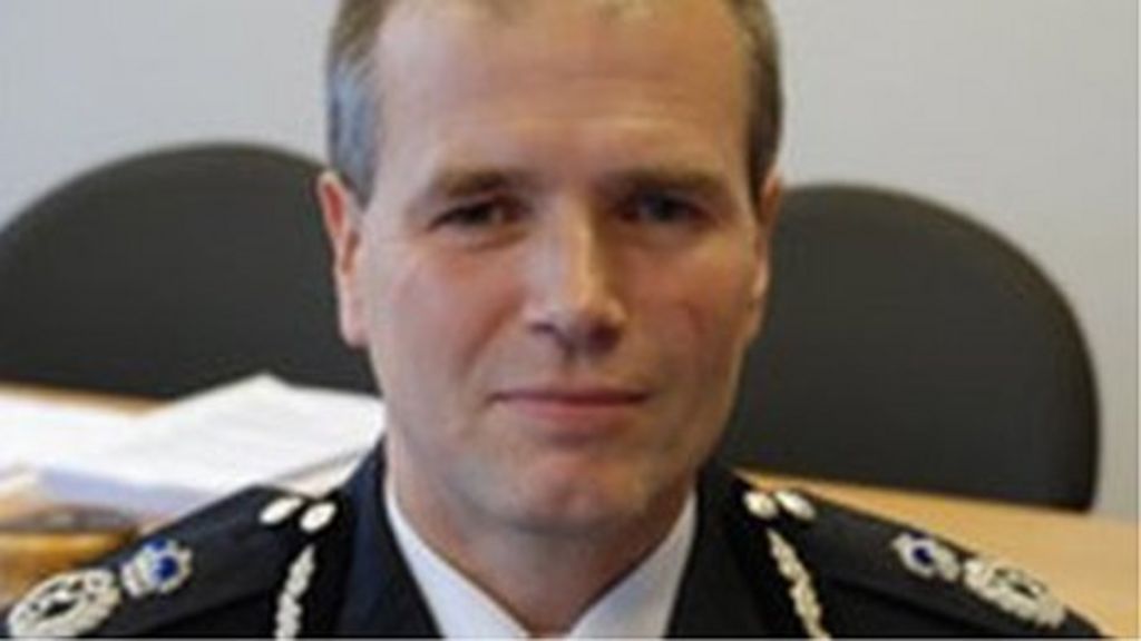 Profile Sir Stephen House, Scotland's first single police force chief