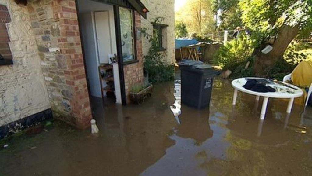 Houses Flooded In South Devon After Heavy Rain Bbc News 