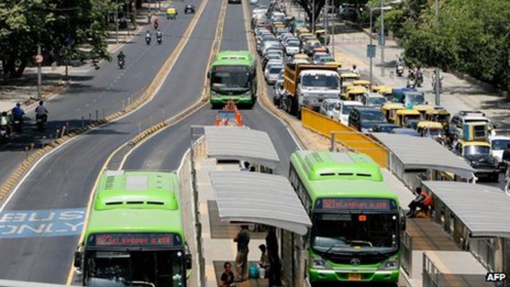 Delhi row over bus lane reveals class divide BBC News