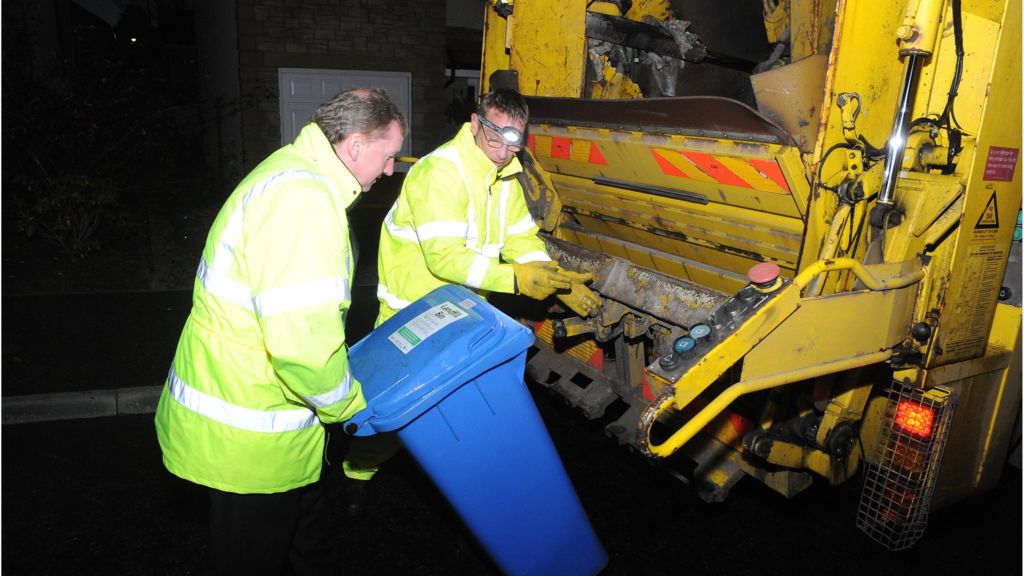 Refuse collection hours extended in Fife - BBC News