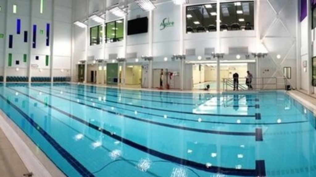 Wakefield's £10m swimming pool opens in Sun Lane BBC News