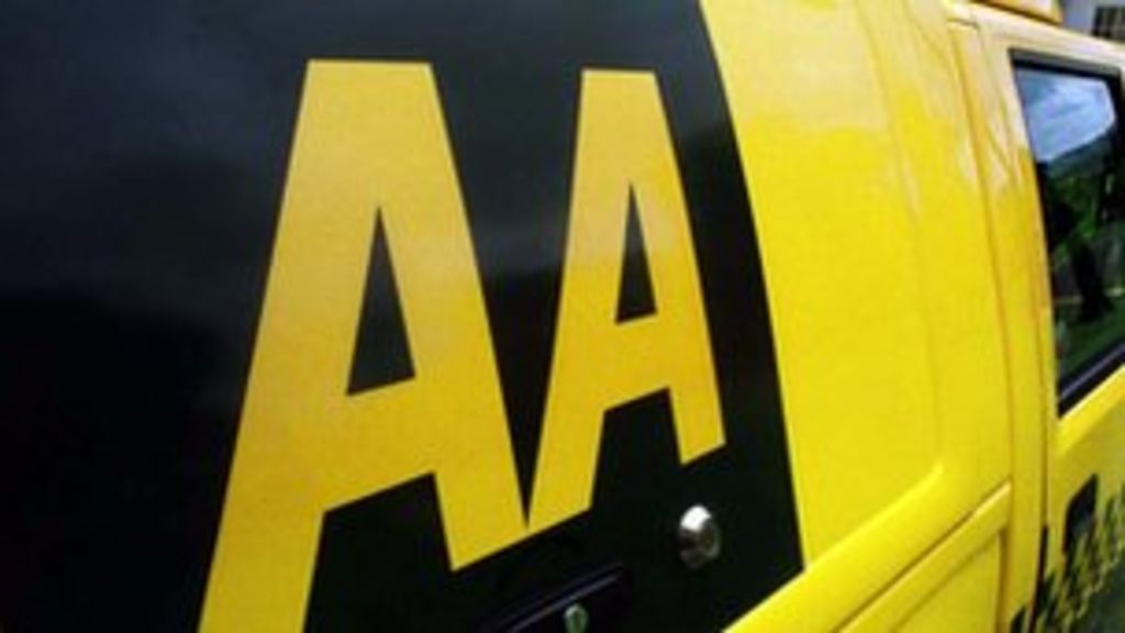 Car insurance premiums fall says AA - BBC News