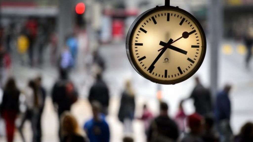 Remembering when the clocks didn't go back BBC News