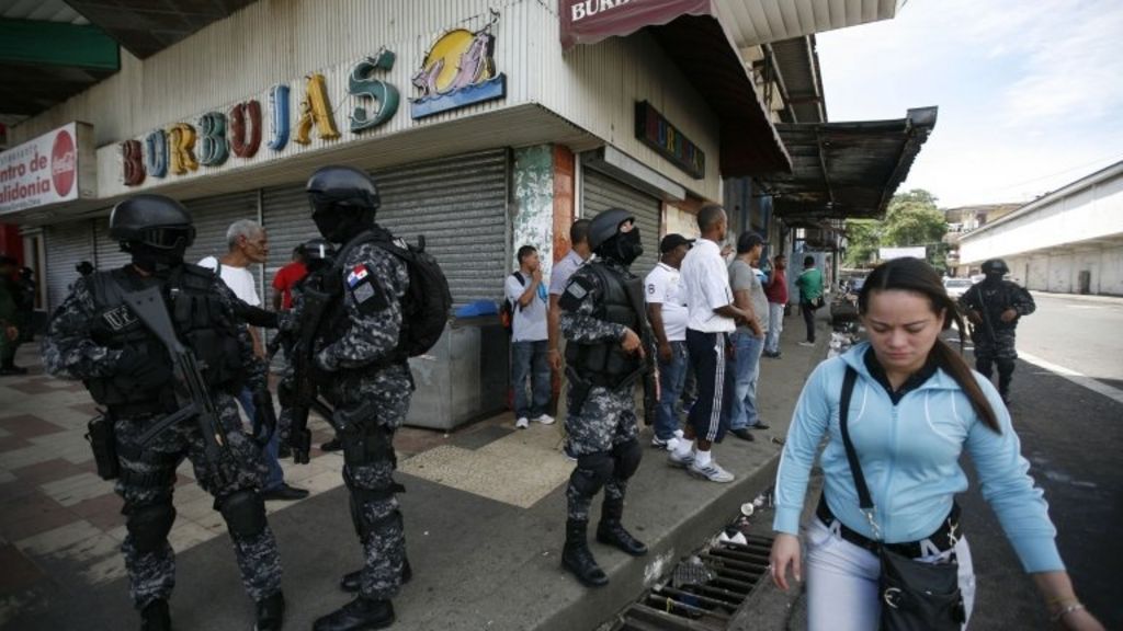 Colon Free Zone: Panama repeals land sale law - BBC News