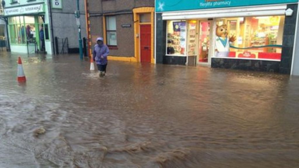 Gales And Floods In Wales Clear Up Operation Begins Bbc News