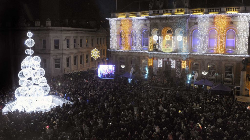 Ipswich's new look Christmas 'tree' sparks debate BBC News