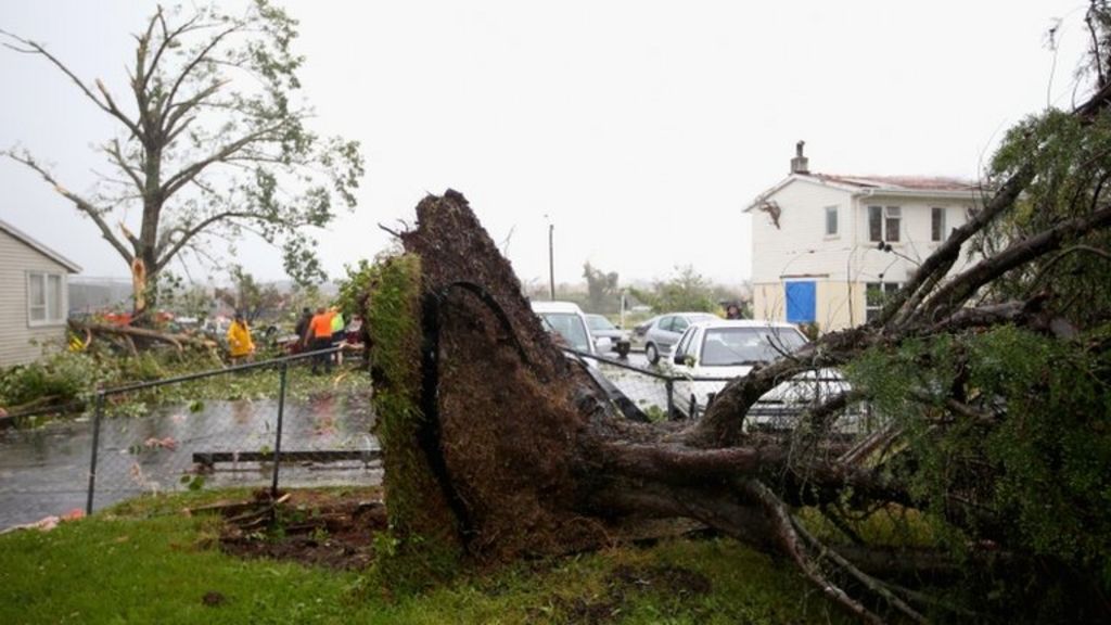 Three dead as tornado strikes New Zealand city - BBC News