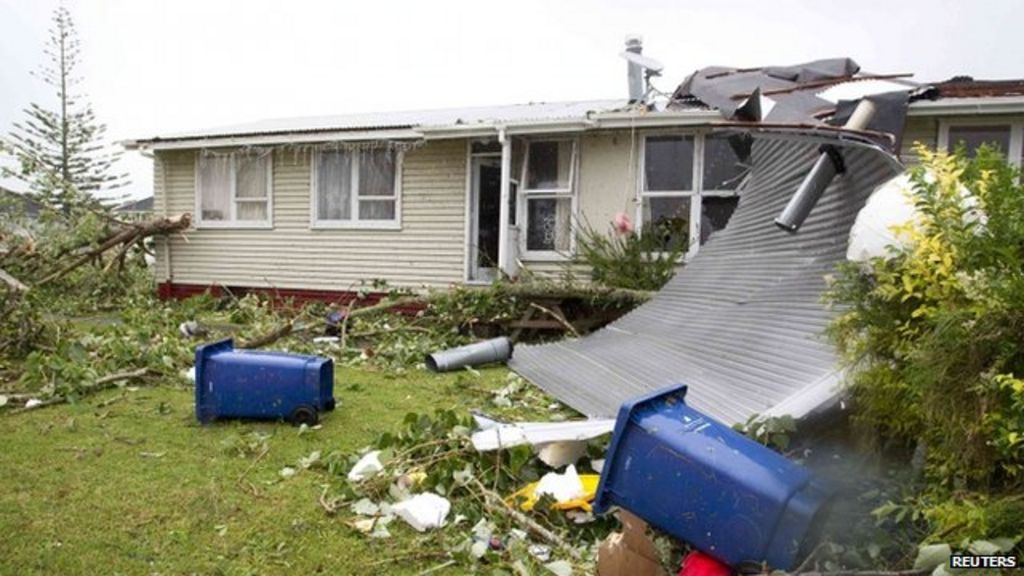 Three killed as tornado hits Auckland, New Zealand - BBC News