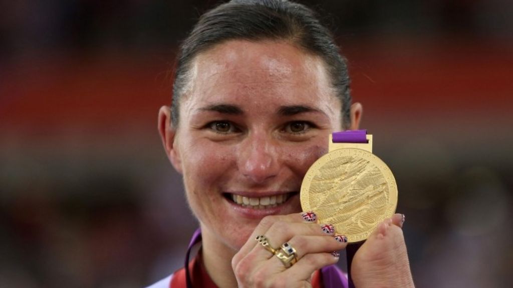 Paralympian Sarah Storey honoured by Manchester University - BBC News