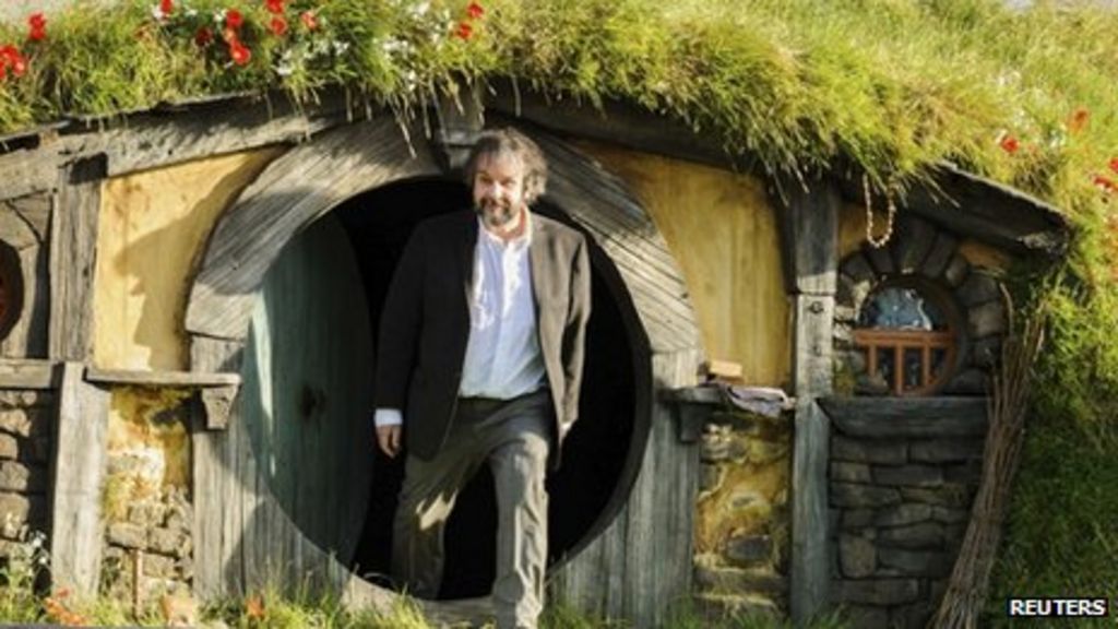 Hobbit Director Peter Jackson Defends Fast Frame Rate Bbc News Hobbit Director Peter Jackson Defends Fast Frame Rate