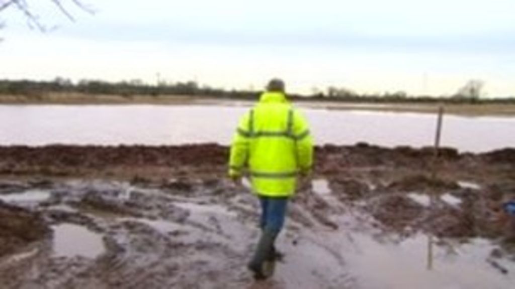 Rolleston residents create their own flood defences BBC News