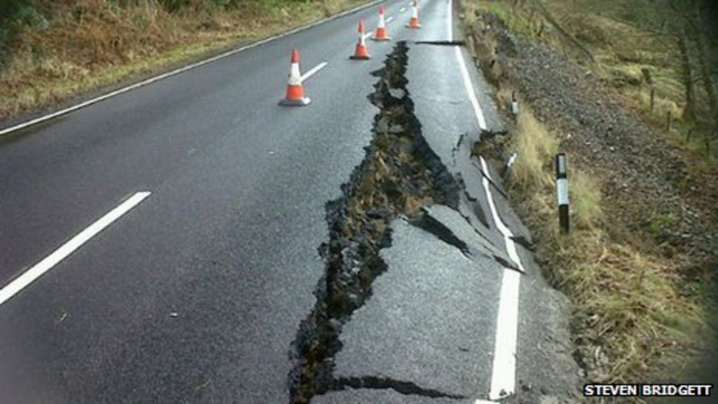 Landslip leads to Rothbury road closure - BBC News