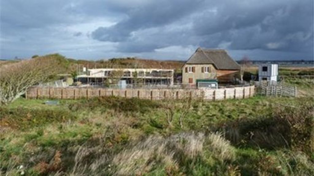 Hengistbury Head visitor centre built with straw walls BBC News