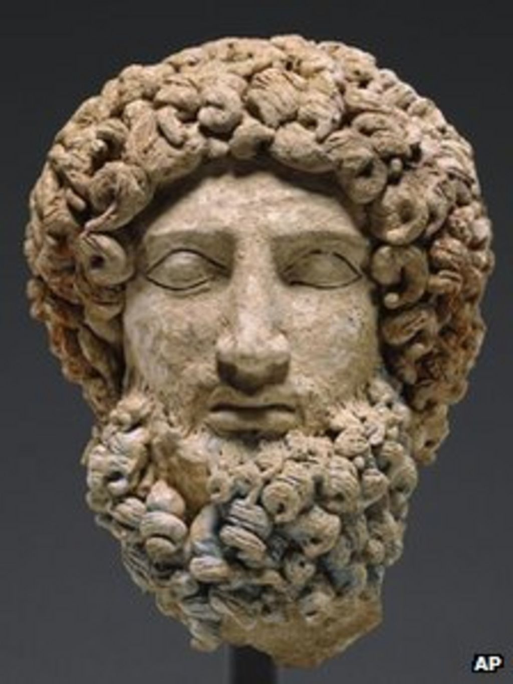 Getty Museum to return Hades sculpture to Sicily - BBC News