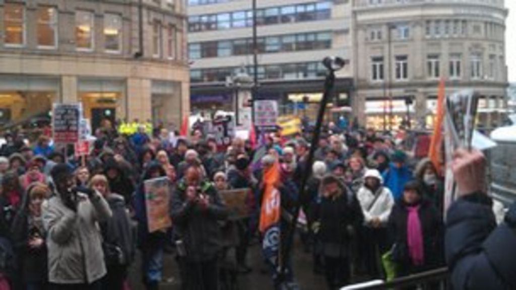 Separate protests over Sheffield council spending cuts - BBC News
