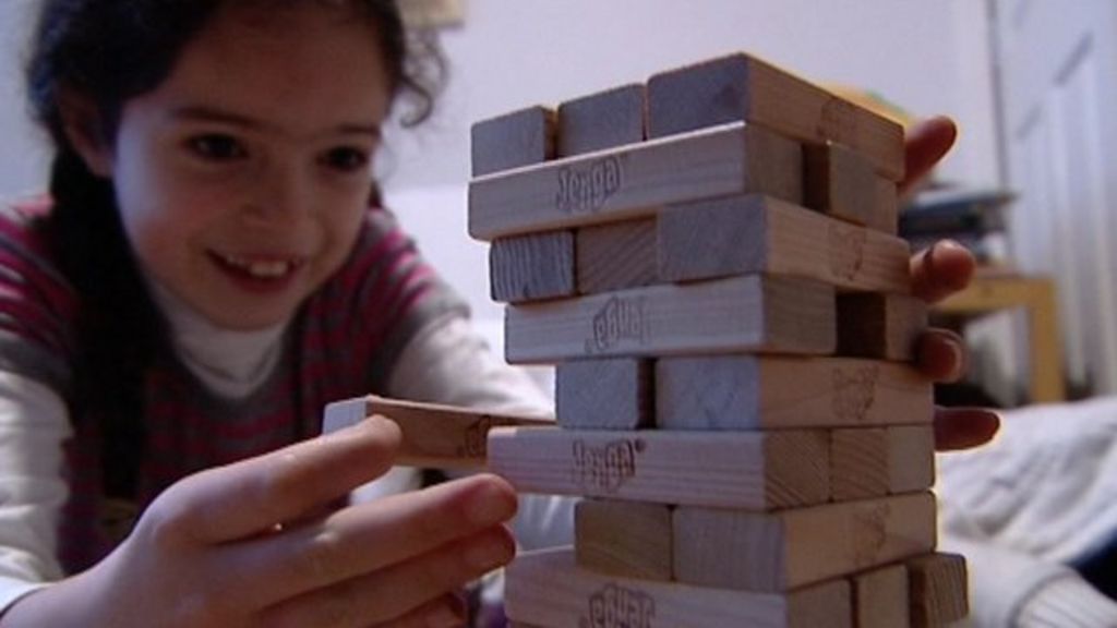 Jenga inventor Leslie Scott on game's 30th birthday - BBC News