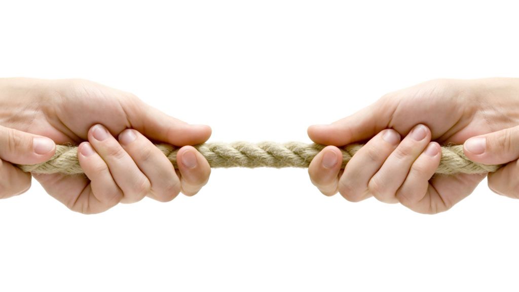man loses arm in tug of war