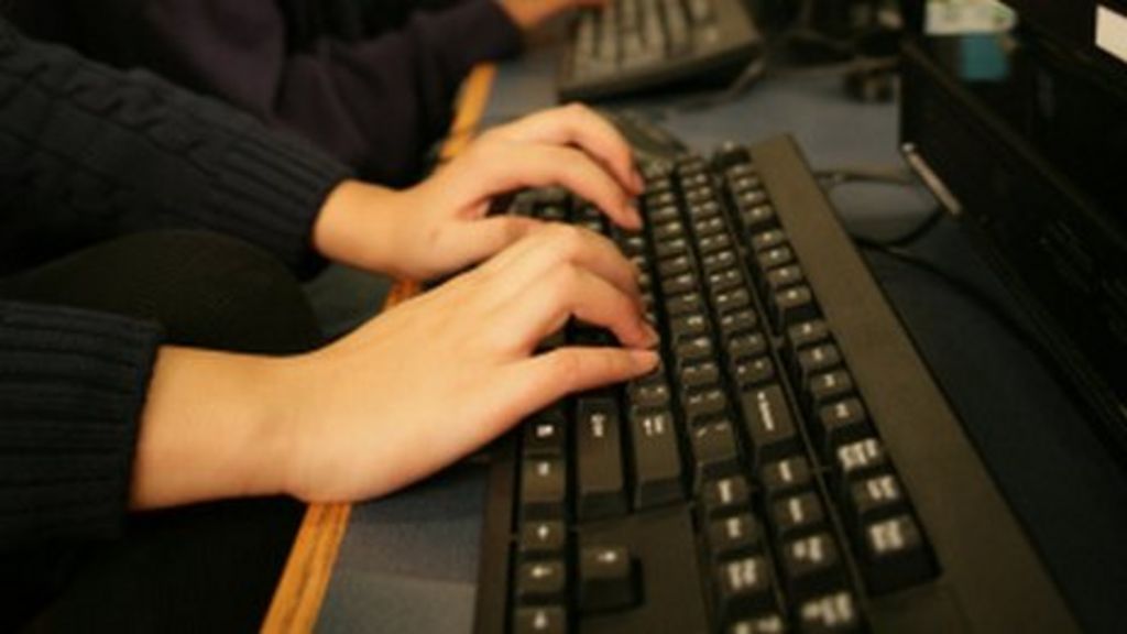 Kids 'using coding skills to hack' friends on games, expert says - BBC News