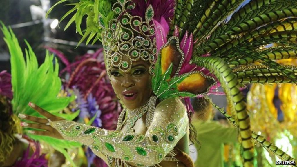 Rio revellers celebrate carnival - BBC News