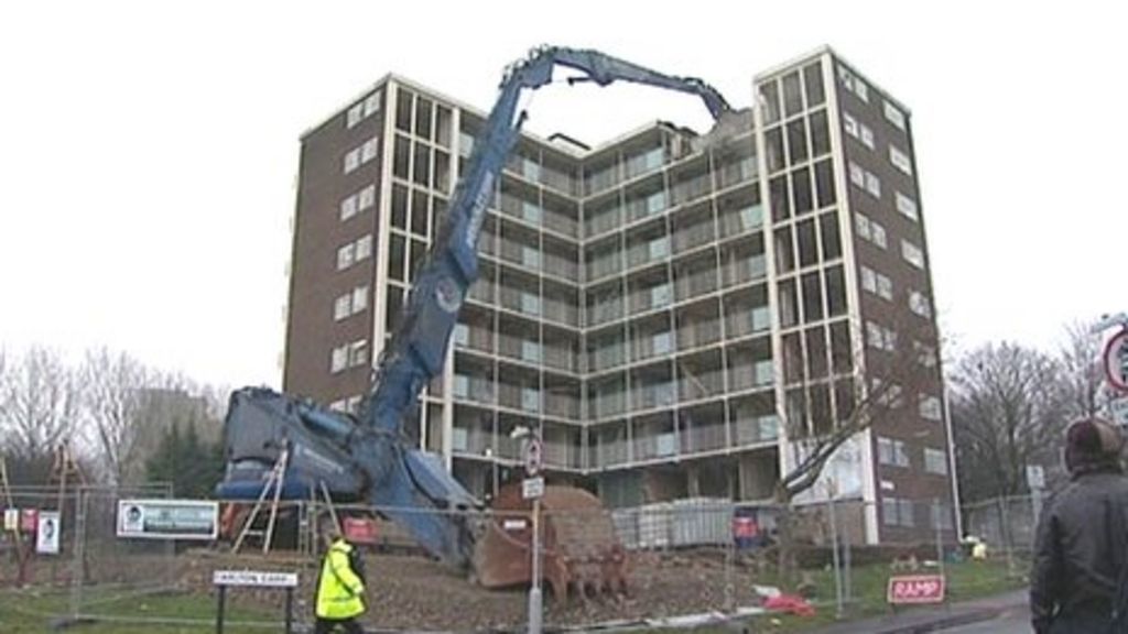 Leeds to build more than 400 new council homes - BBC News