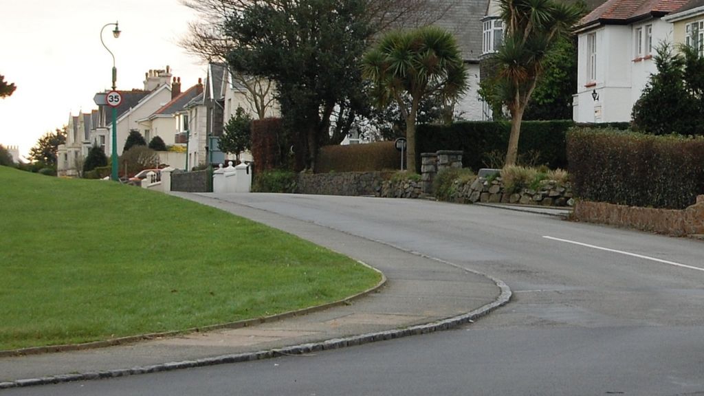 Guernsey's Fort Road closed by electricity cable fault BBC News