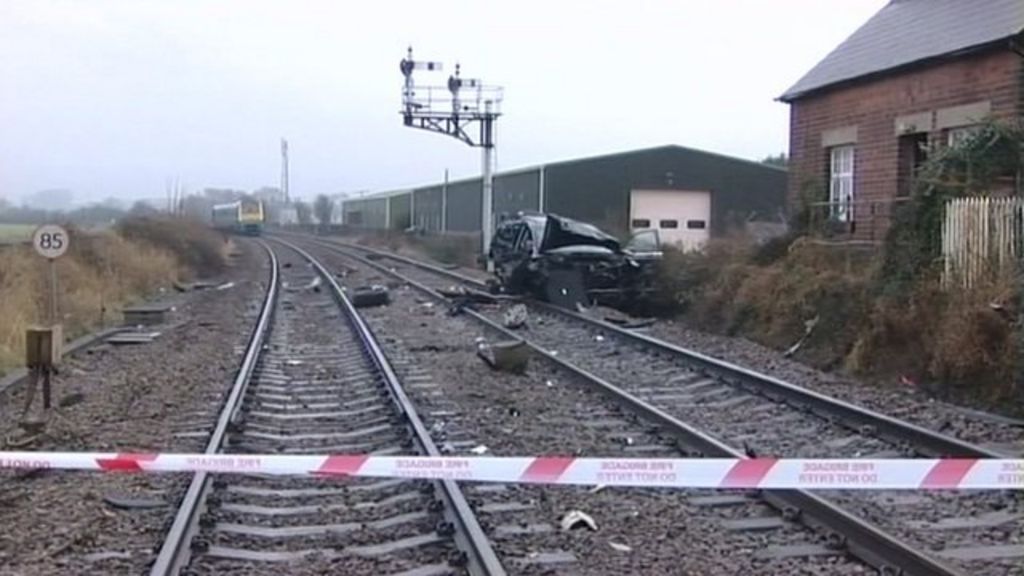 Signalman and Network Rail guilty over level crossing death BBC News