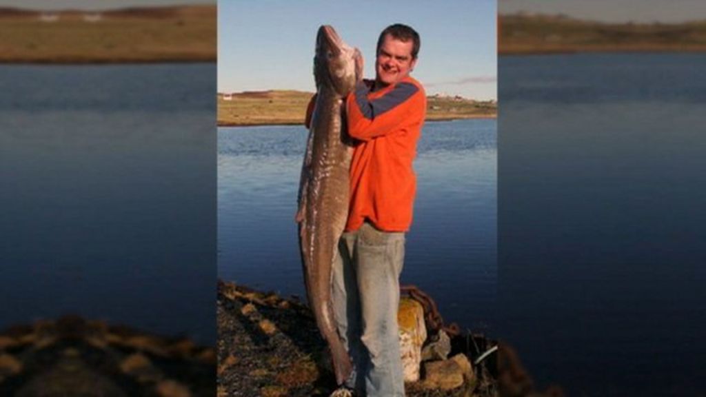 Giant 6ft long fish caught off Shetland - BBC News