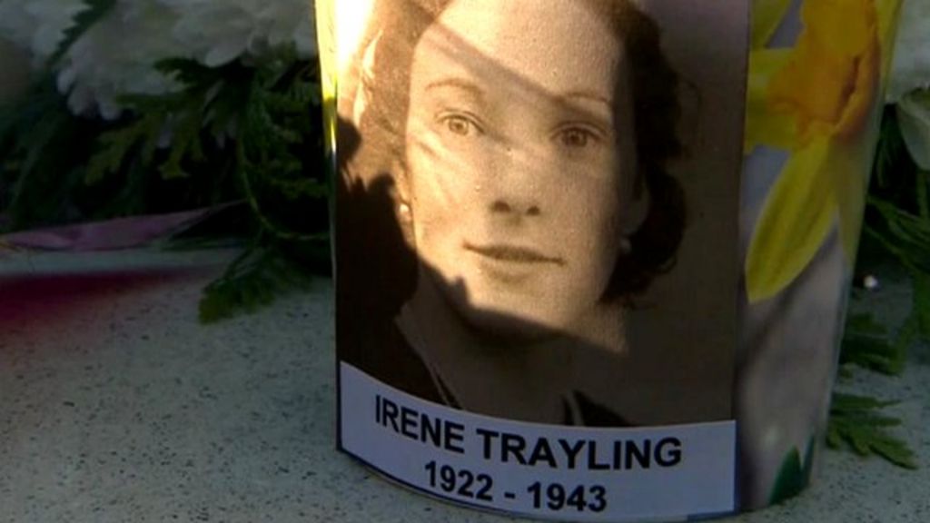 Bethnal Green Tube disaster marked 70 years on BBC News