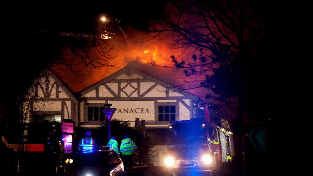 Fire at Alderley Edge Panacea celebrity restaurant 'suspicious' BBC News