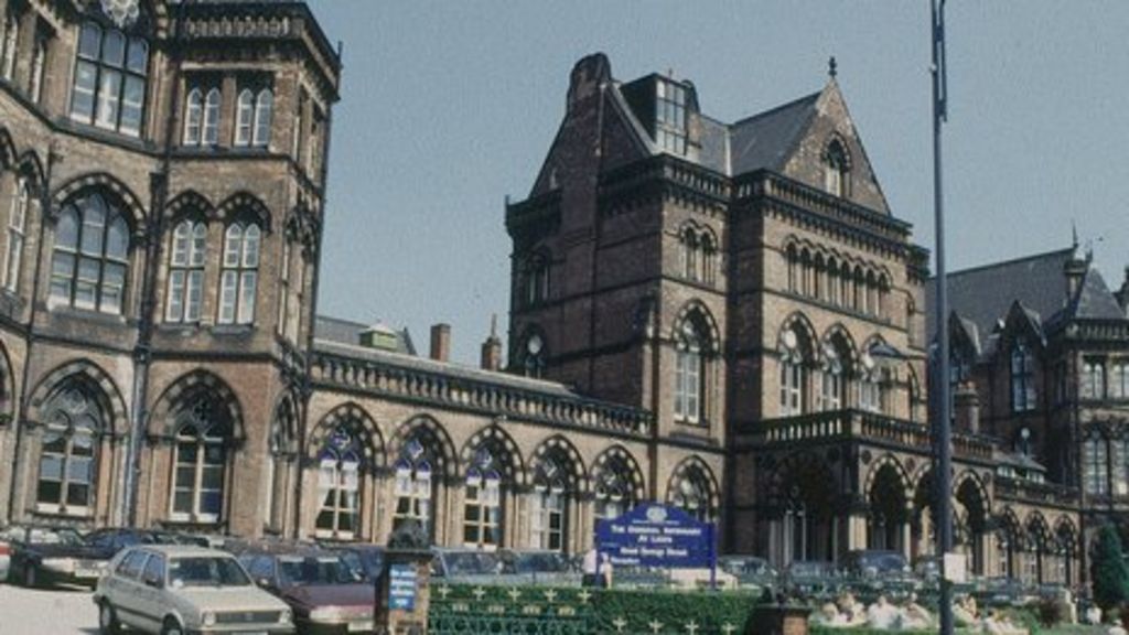Leeds hospital suspends child heart surgery BBC News