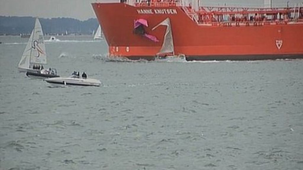 Cowes Week yacht crash skipper 'too close' to tanker - BBC News