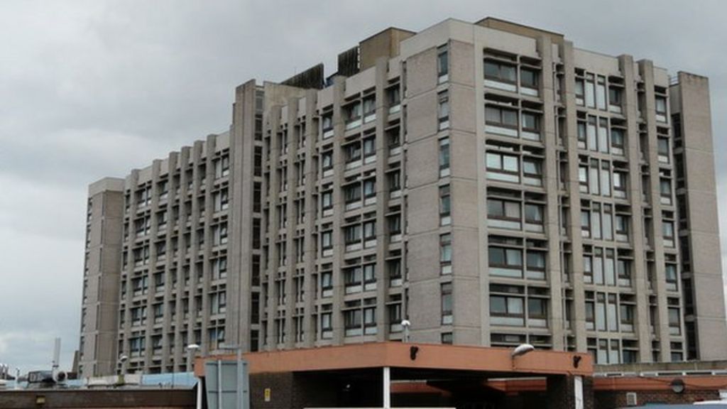 Doncaster NHS headquarters to turn into hospital ward - BBC News