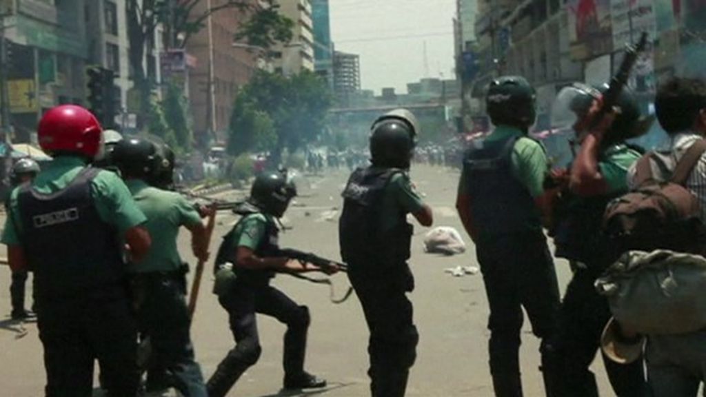 Riot Police Battle Islamists In Dhaka Bangladesh Bbc News