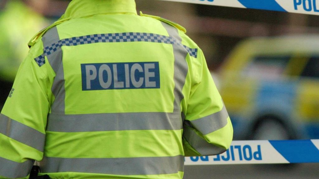 West Mercia Police officer 'used excessive force' - BBC News