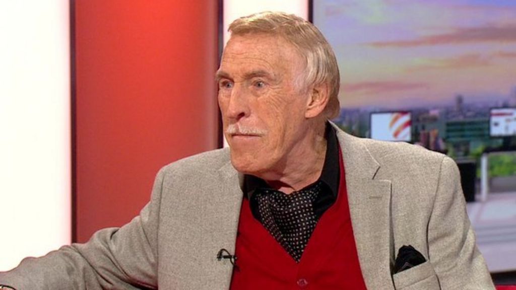 Bruce Forsyth: 'I feel 35 when I walk on stage' - BBC News