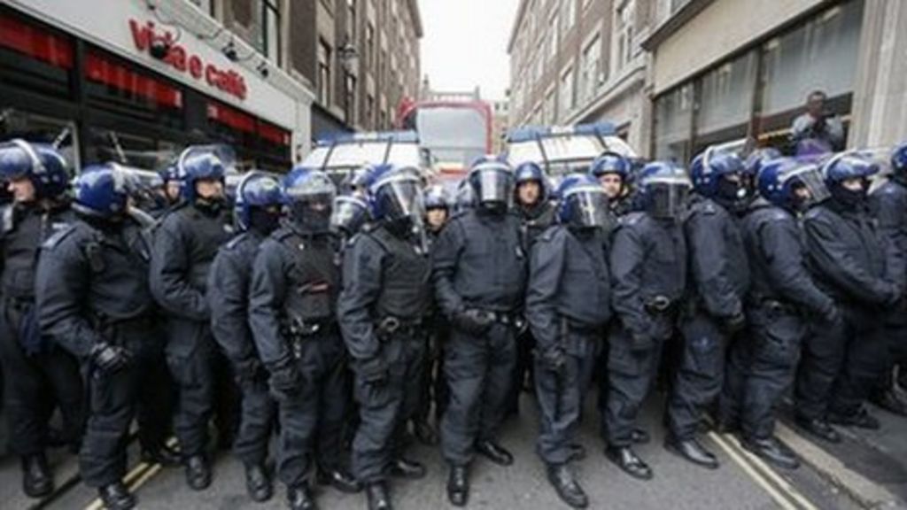 G8 protests: Latest demonstration ends with no arrests - BBC News