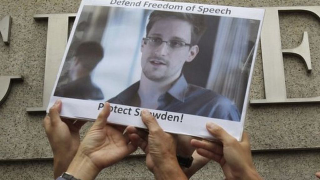 Latest Coverage As Edward Snowden Leaves Hong Kong Bbc News 